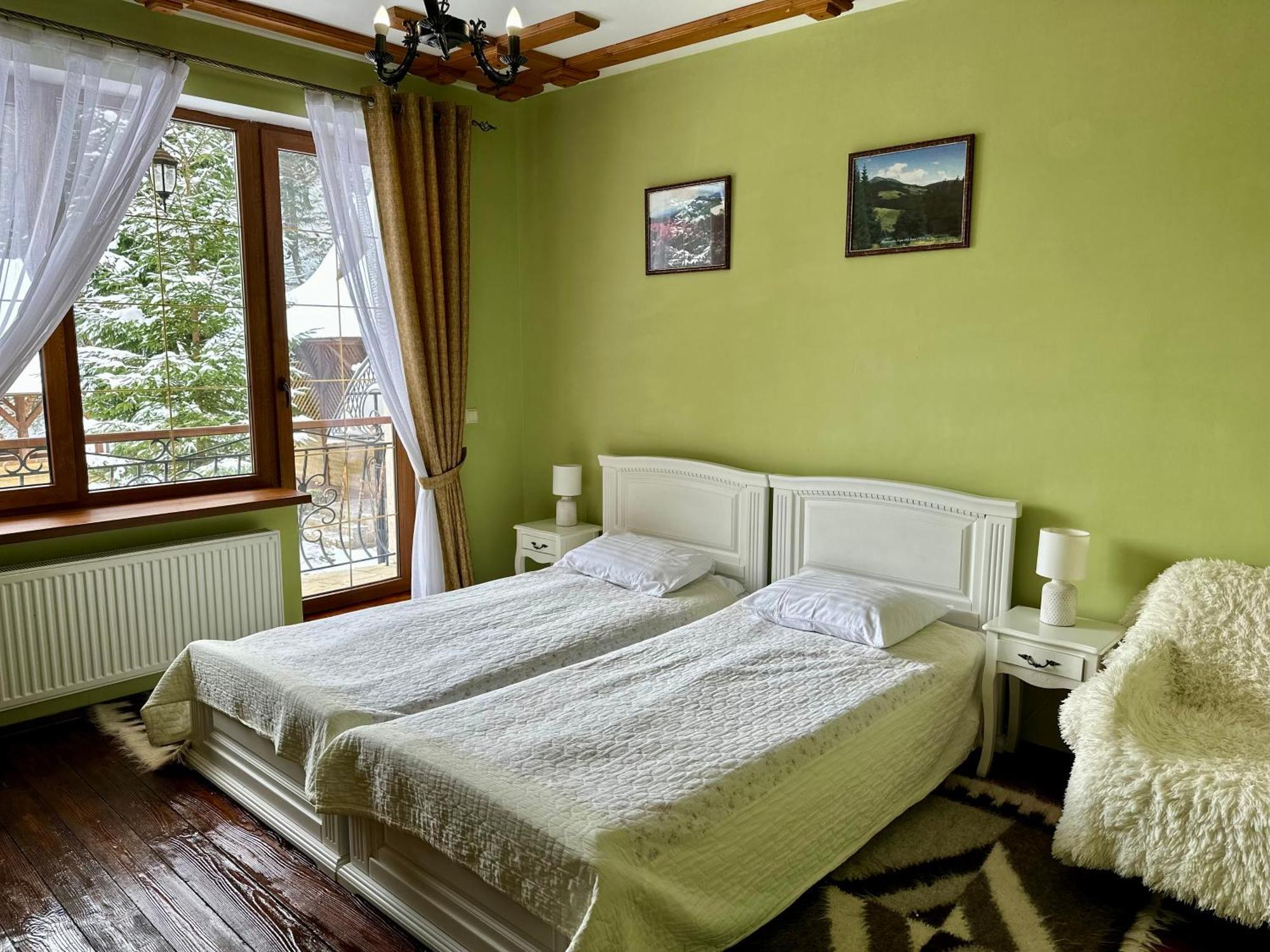 Hotel Dykyi Med Tatariv Exterior photo